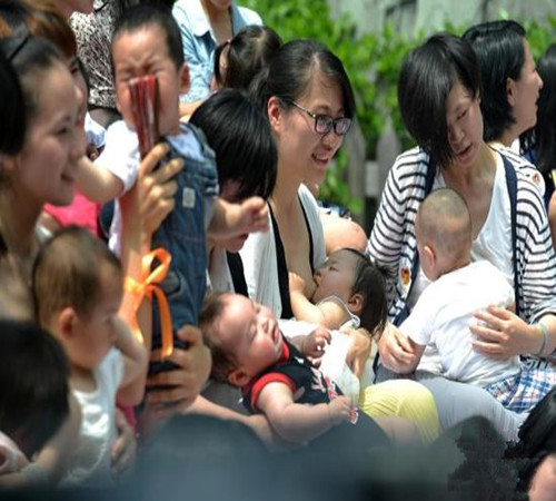 母乳喂養(yǎng)事關(guān)后代健康 專家釋疑年輕媽媽喂養(yǎng)誤區(qū)