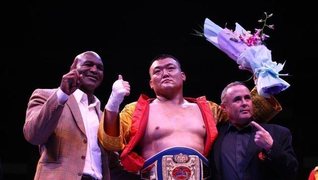 中國龍王堪比泰森，28秒3次KO泰拳王，14戰(zhàn)14次KO