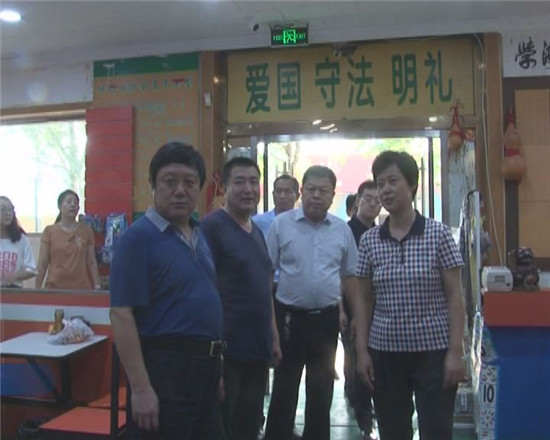 郭海英督導(dǎo)檢查文化出版物市場(chǎng)管理工作