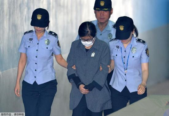 崔順實出庭三星賄案拒不作證 指責(zé)獨檢組羅織罪狀