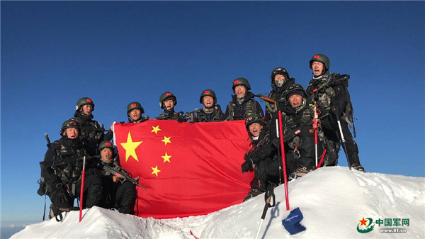 中國軍人登頂歐洲第一高峰 獲得四個單項(xiàng)第一