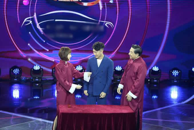 《演說家》局座魯豫首次搭檔說相聲遭曹云金吐槽