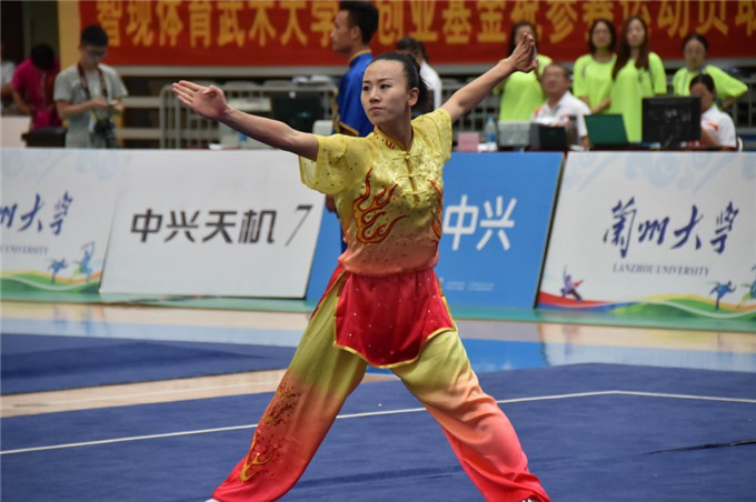 大滿貫+衛(wèi)冕+碩士 “女俠”闞文聰含淚告別賽場