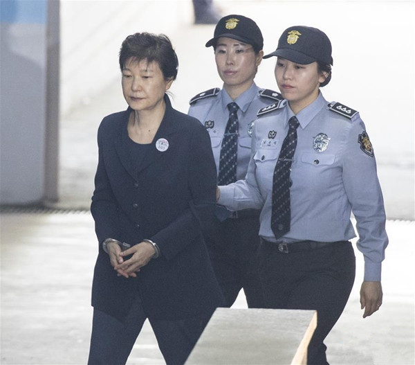 徹底“切割” 自由韓國(guó)黨要求樸槿惠退黨