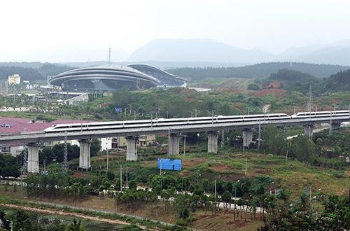 中國高鐵累計發(fā)送旅客突破70億人次