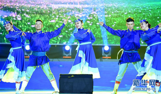習(xí)近平回信勉勵烏蘭牧騎隊(duì)員:永遠(yuǎn)做草原上的"紅色文藝輕騎兵"