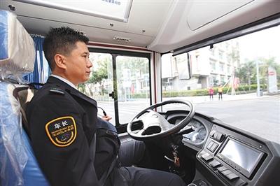 無人駕駛未入交通法規(guī) 深圳自動(dòng)駕駛巴士存法律困境