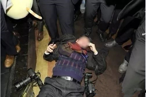 韓記者在華被打 5萬多韓國民眾請愿“懲治”鬧事記者