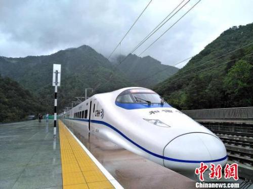 西成高鐵今日開通運(yùn)營 西部交通版圖再添“動(dòng)脈”
