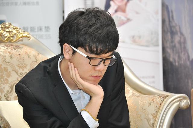 柯潔新奧杯世界圍棋公開賽險勝彭立堯，斬獲個人第五個世界冠軍