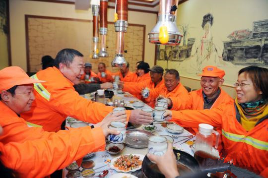 全國(guó)總工會(huì)就員工福利出新規(guī) 婚喪嫁娶可給予慰問(wèn)金