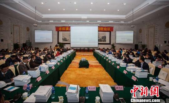 港珠澳大橋主體工程完成交工驗(yàn)收 具備通車條件