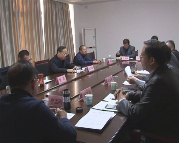 劉培國參加指導(dǎo)區(qū)政府辦公室黨組民主生活會
