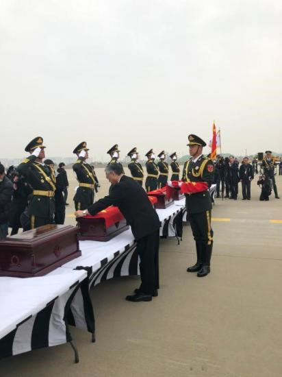 中韓順利交接第五批在韓中國(guó)人民志愿軍烈士遺骸