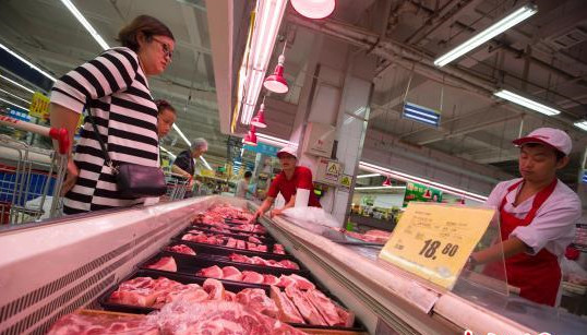 日媒稱中美貿(mào)易摩擦影響國際大宗商品 豬肉、大豆價格下跌