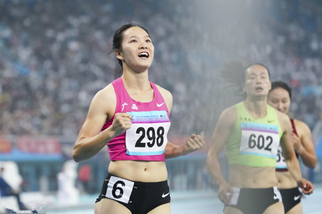 厲害了！女飛人閃耀日本 中國(guó)軍團(tuán)一天狂攬三冠