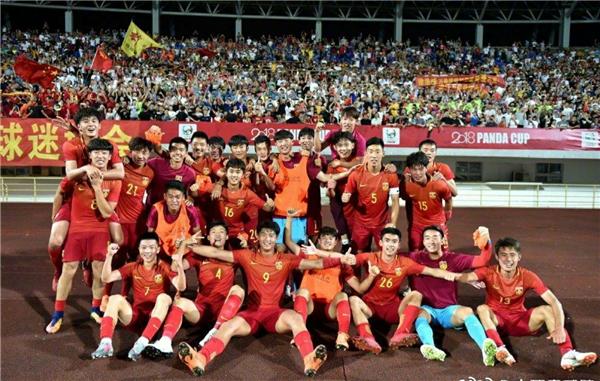 中國足球8-1團(tuán)滅三豪門奪冠！黃金一代浮出水面