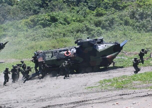 禍不單行，臺軍演又出事故：士兵卷入裝甲車履帶