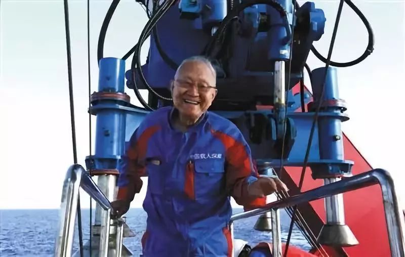 南海深潛1400米，82歲老院士帶回神奇發(fā)現(xiàn)！