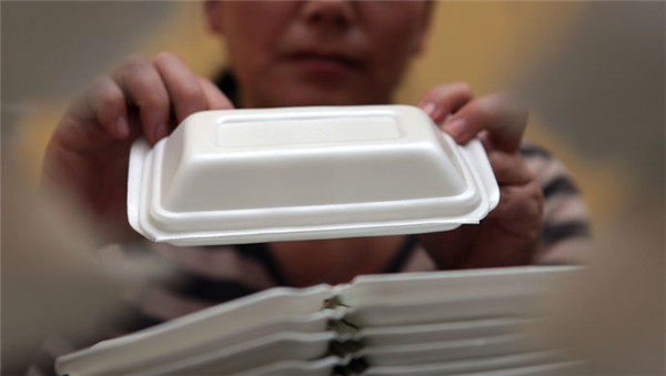中國外賣行業(yè)一年消耗數(shù)億餐盒 破解難題需多方推動