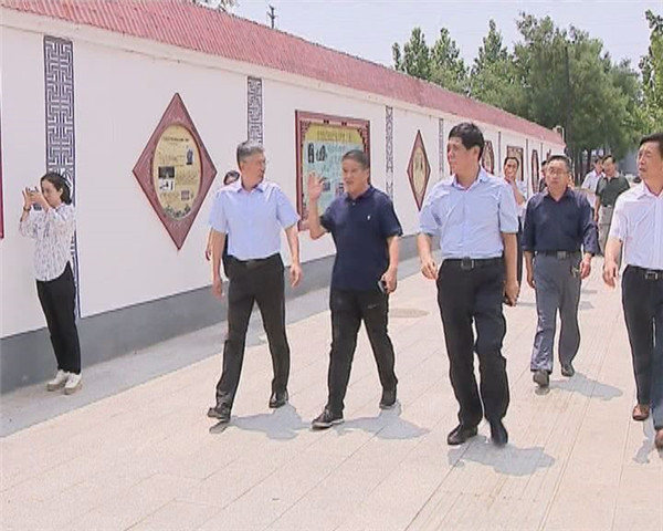 ?區(qū)人大常委會(huì)視察我區(qū)七五普法工作