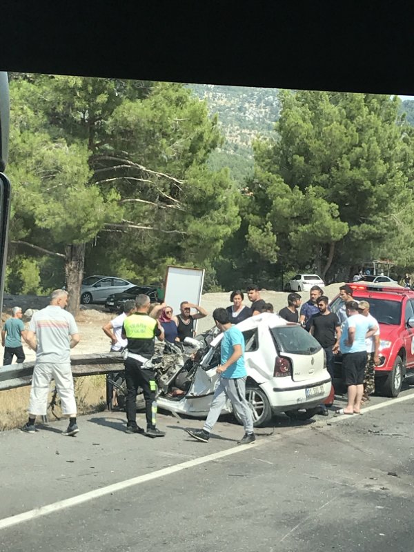 土耳其一大巴車發(fā)生車禍側(cè)翻 30名中國游客受傷