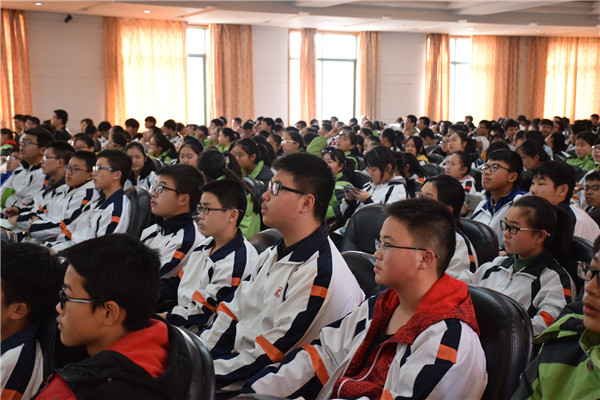 中國青少年近視率居世界第一 拿什么拯救孩子的明眸