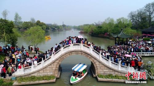“十一”前景區(qū)迎來降價潮 121個5A級景區(qū)降價