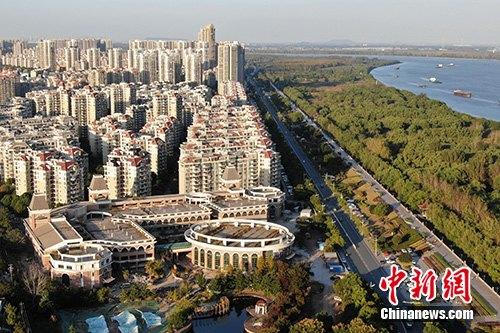 多地“樓鬧”抗議開發(fā)商降價(jià) 房市拐點(diǎn)真的來(lái)了