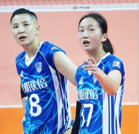 女排21歲快刀奇兵出爐！兩大絕技勝過劉曉彤，郎平帶她減壓朱婷？