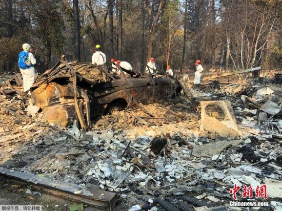 美國加州致命山火已致逾900人失蹤 搜救行動進行中