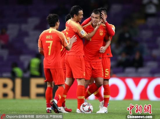 下半時(shí)國足面貌煥然一新，打得泰國疲于應(yīng)付。 圖片來源：Osports全體育圖片社