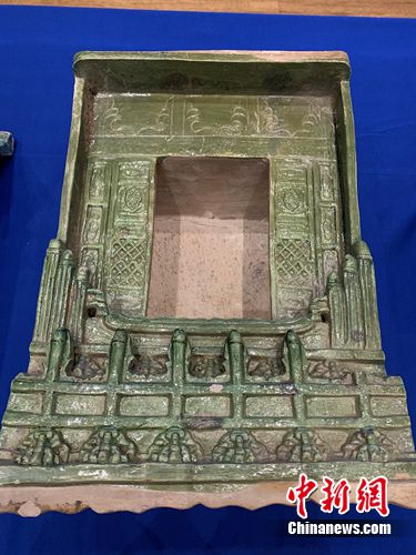 儀式現(xiàn)場展示的文物 國家文物局供圖 攝 儀式現(xiàn)場展示的文物 國家文物局供圖 攝