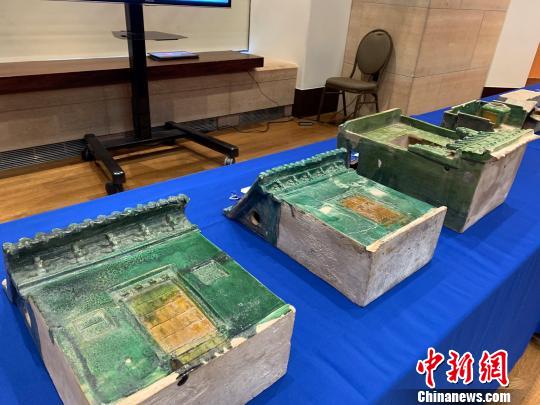 儀式現(xiàn)場展示的文物 國家文物局供圖 攝 儀式現(xiàn)場展示的文物 國家文物局供圖 攝