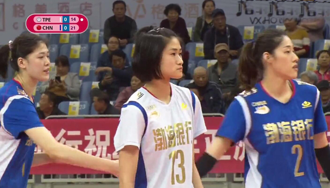 驚喜！李盈瑩終于開(kāi)始接一傳了，天津女排最強(qiáng)陣出戰(zhàn)另有目的