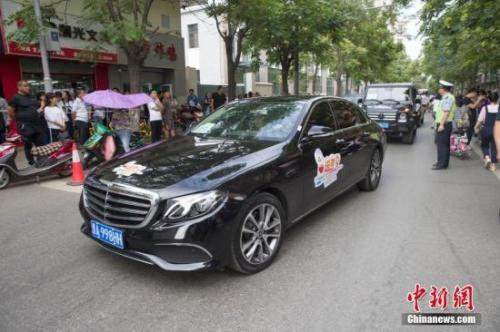 資料圖：奔馳車。<a target='_blank' >中新社</a>記者 張?jiān)?攝