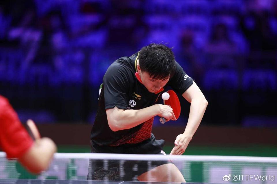 12戰(zhàn)全勝！馬龍擊敗梁靖崑闖入男單決賽 不愧為定海神針