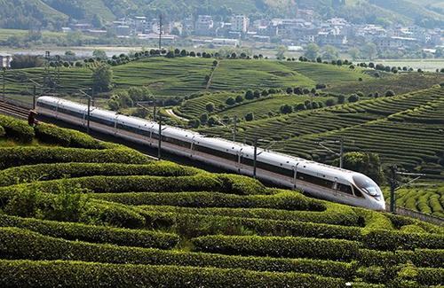 全國(guó)鐵路今起實(shí)行新列車運(yùn)行圖 多條線路運(yùn)行時(shí)間縮短