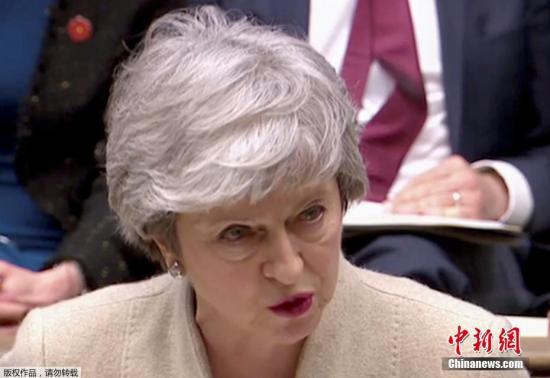 英國護(hù)照“提前脫歐”引關(guān)注 英首相將赴歐再協(xié)商