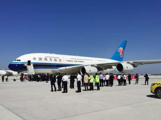 四架大型客機降落 北京大興國際機場開始真機驗證
