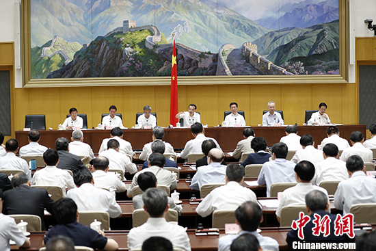 李克強：把“放管服”改革進一步推向深入 打造市場化法治化國際化營商環(huán)境