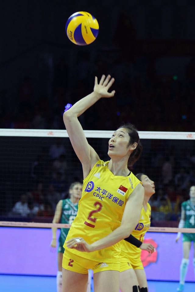 中國女排3-0保加利亞女排獲兩連勝，朱婷首發(fā)胡銘媛快球驚艷全場