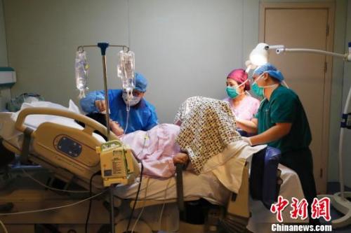 高齡產(chǎn)婦的抉擇：我是否該為孩子賭上一切？
