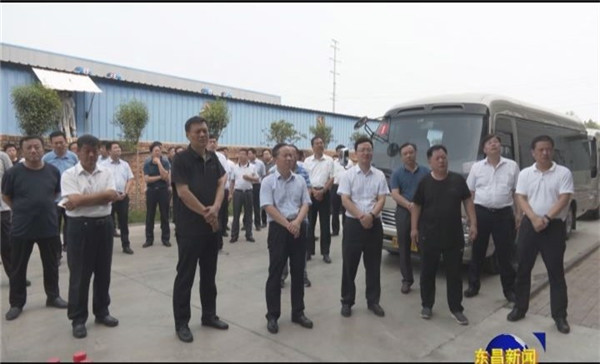 全區(qū)上半年新舊動能轉(zhuǎn)換重點項目觀摩會召開