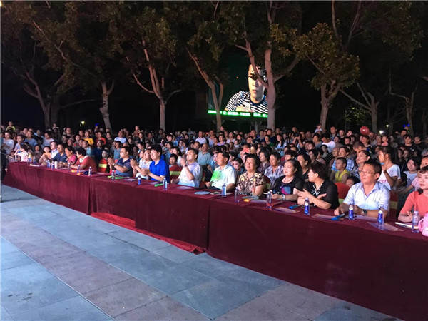 東昌府區(qū)慶祝新中國(guó)成立70周年暨第十一屆社區(qū)文藝匯演開幕