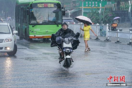 臺(tái)風(fēng)“利奇馬”向浙江沿?？拷?東北地區(qū)等地有較強(qiáng)降水
