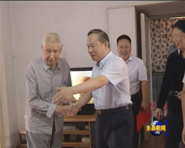 劉培國到堂邑鎮(zhèn)張莊村調(diào)研并走訪慰問退役軍人