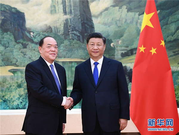 習(xí)近平會見賀一誠