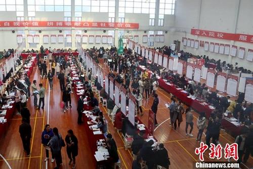 人社部規(guī)范人力資源市場活動 懲戒嚴(yán)重違法失信服務(wù)機(jī)構(gòu)