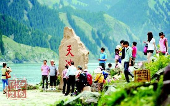 天山天池民俗風(fēng)情園 樂(lè)了游客 富了牧民